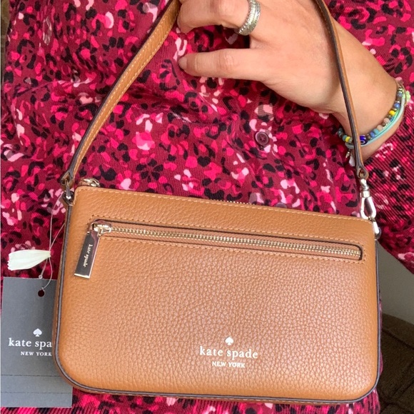 Authentic KATE SPADE Pebbled leather convertible top zip wristlet/clutch - Picture 6 of 13